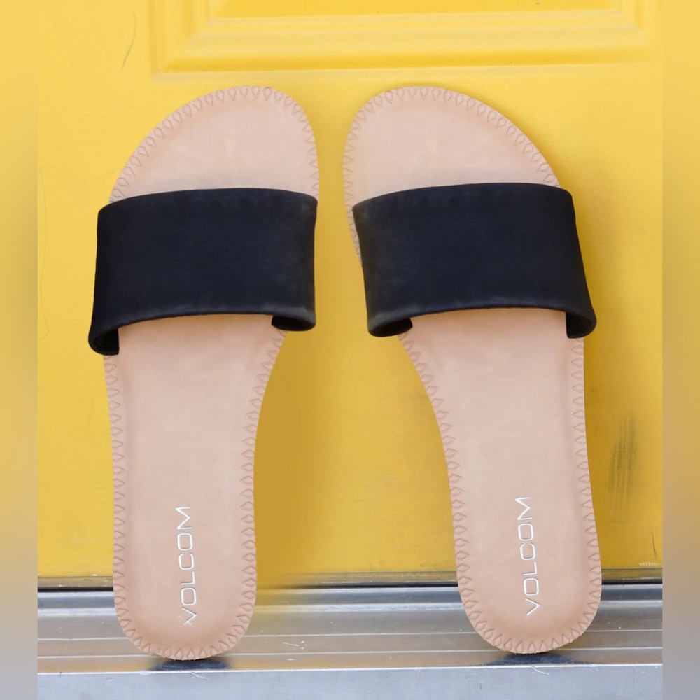 Nwot Volcom Black Simple Slides ~ 7/8 - image 1